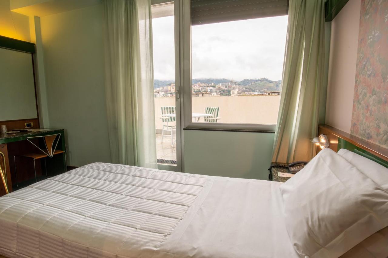 Hotel Royal Palace Messina Esterno foto